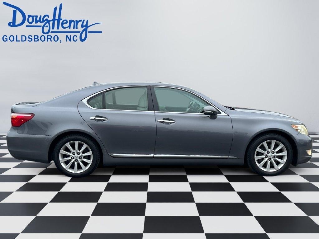 Lexus LS 460  2012