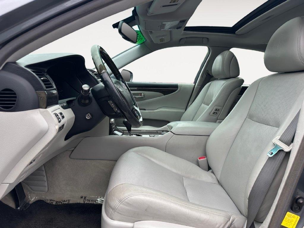 Lexus LS 460  2012