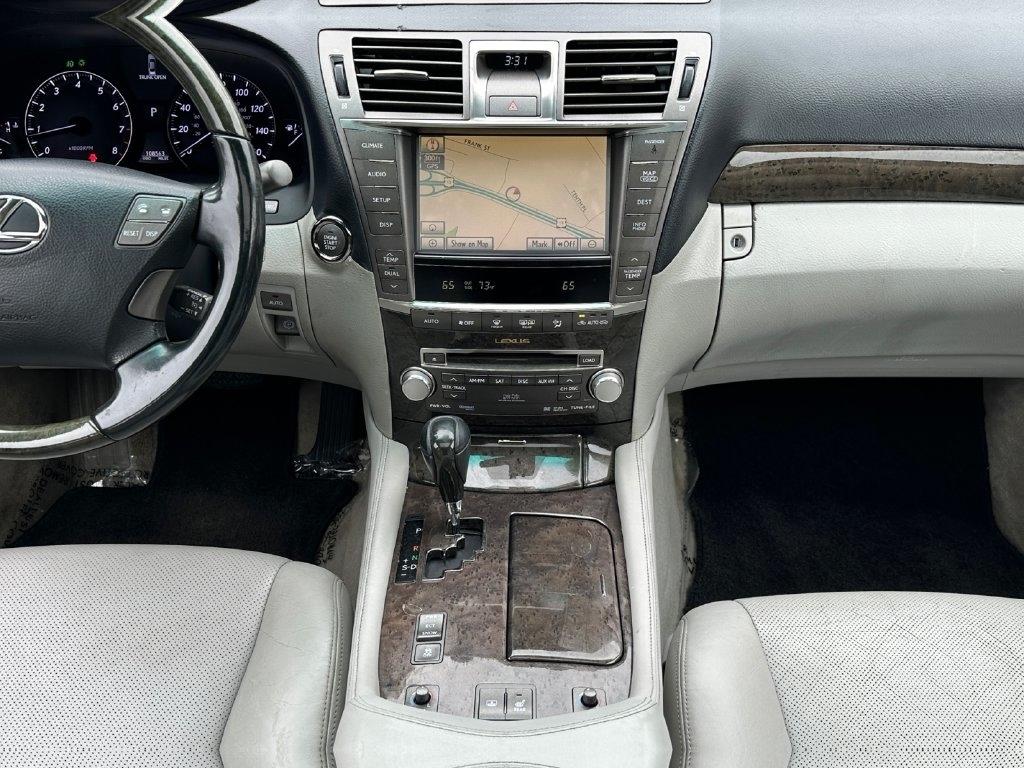 Lexus LS 460  2012