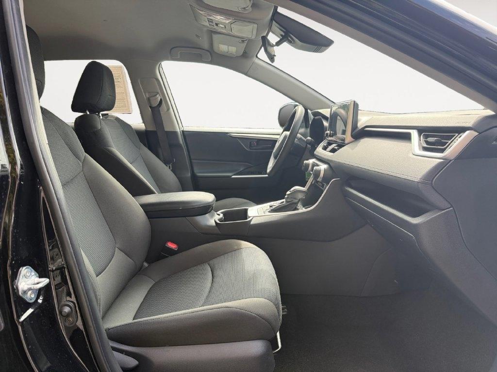 Toyota RAV4  2025