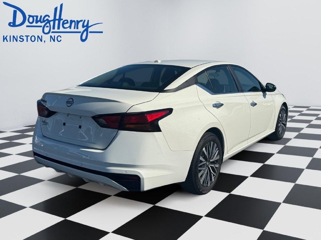 Nissan Altima  2025
