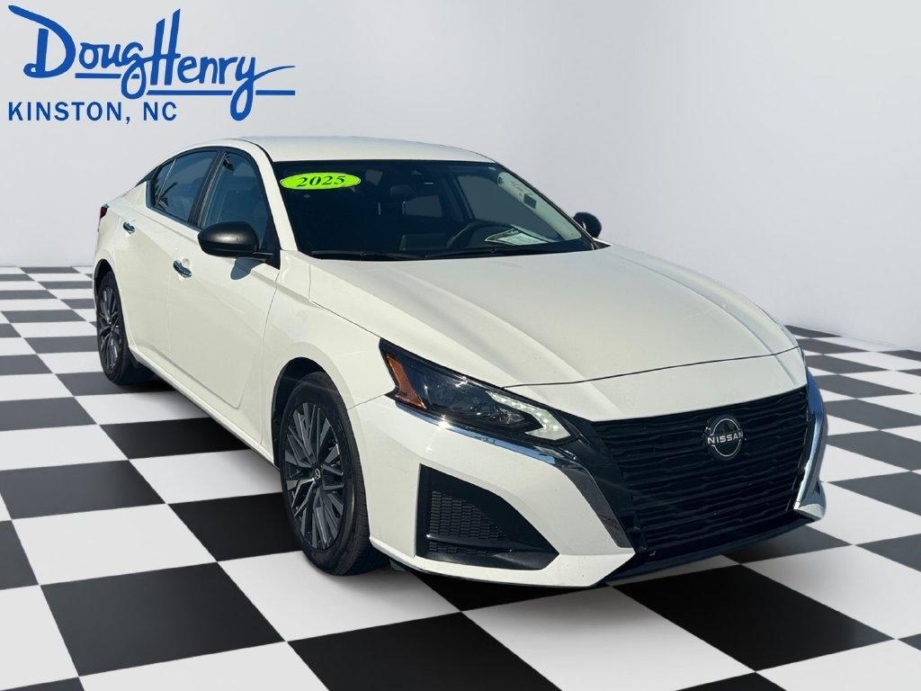 Nissan Altima  2025