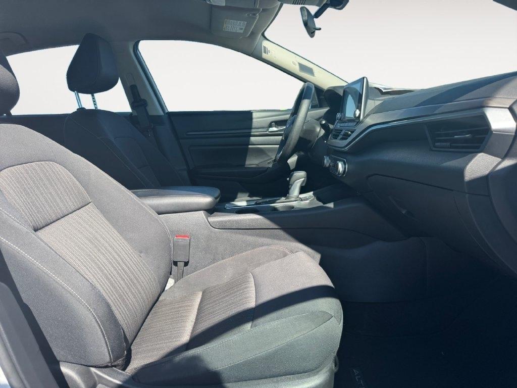 Nissan Altima  2025