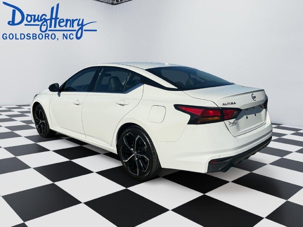 Nissan Altima  2025