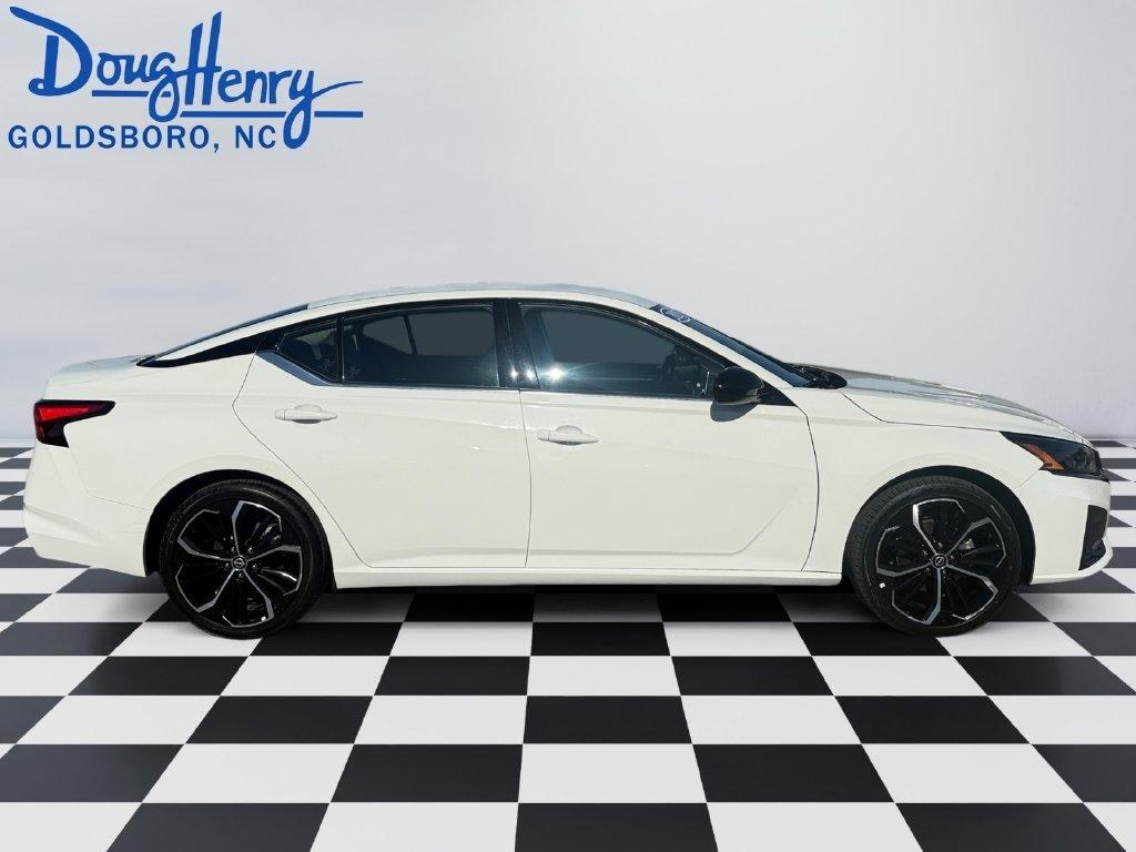 Nissan Altima  2025