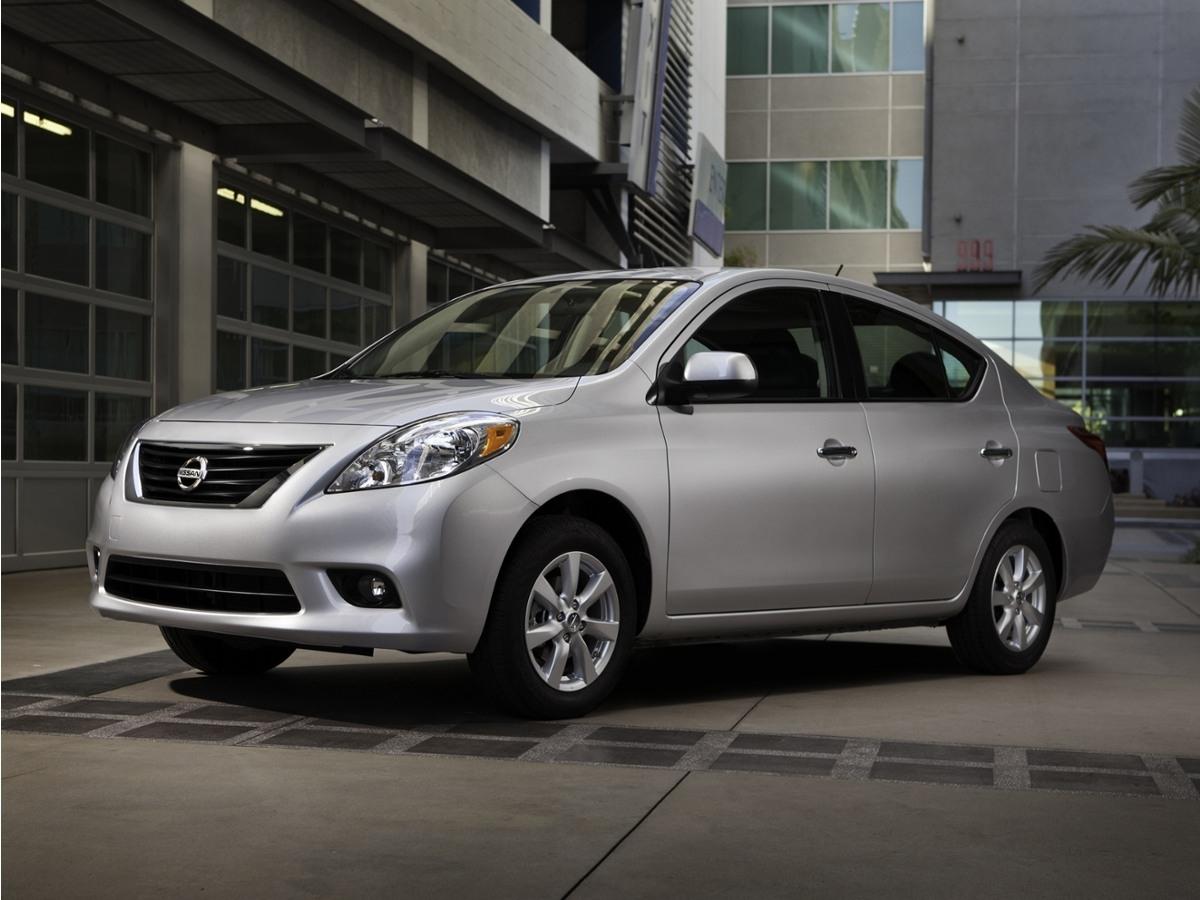 Nissan Versa  2013