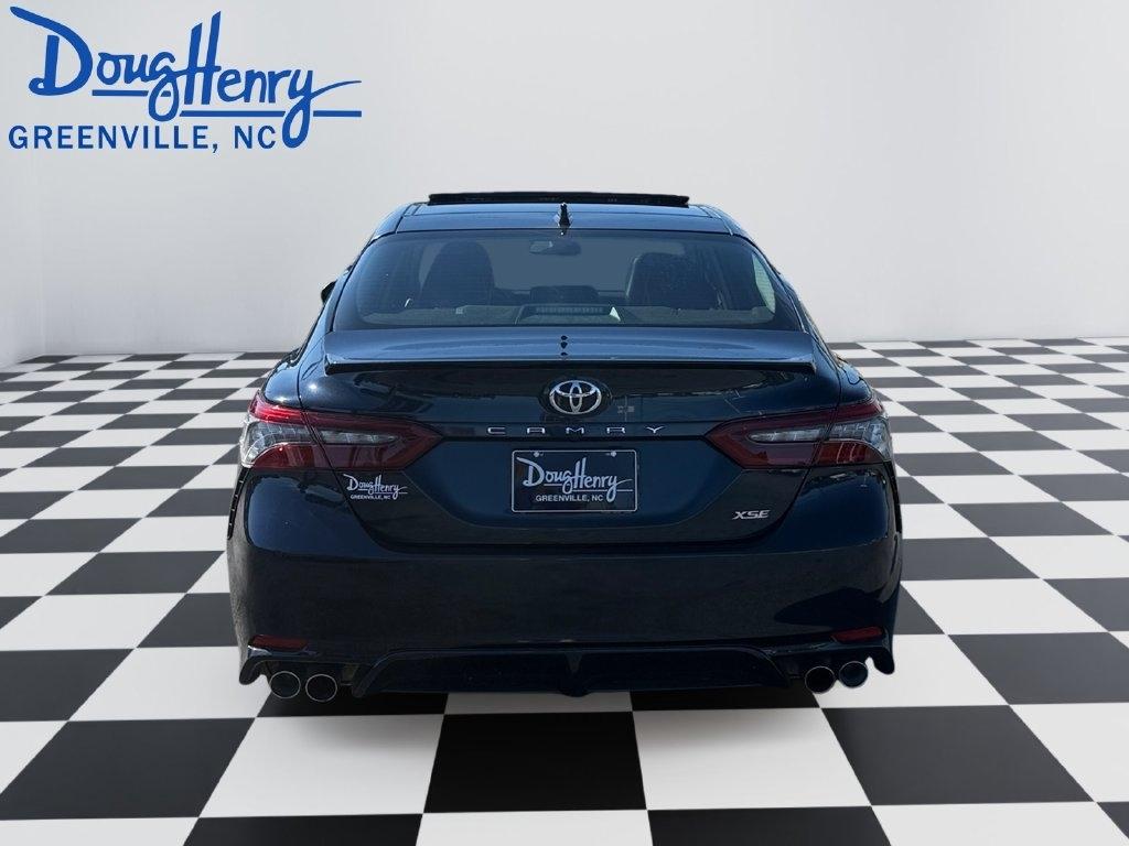 Toyota Camry  2021