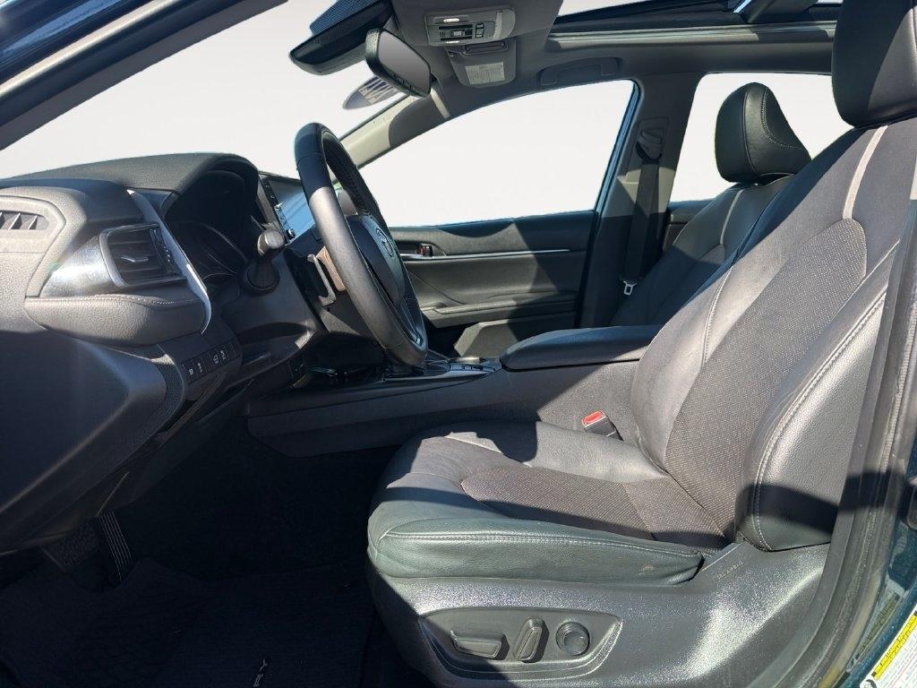 Toyota Camry  2021