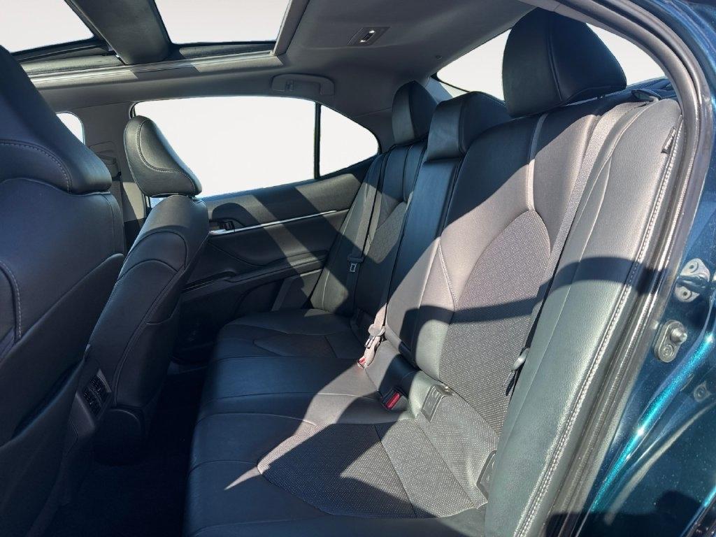Toyota Camry  2021