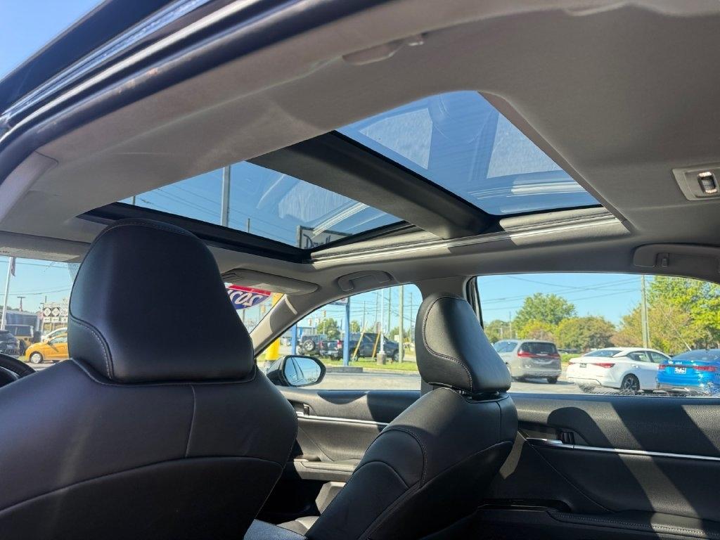 Toyota Camry  2021