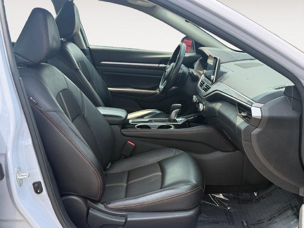 Nissan Altima  2024