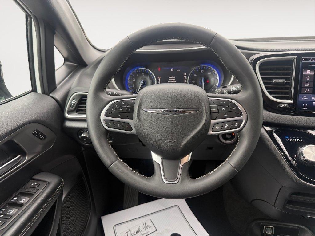 Chrysler Pacifica  2025