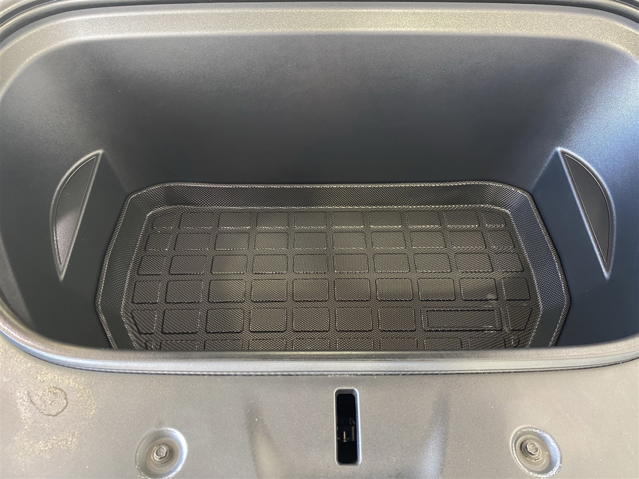 Tesla Model Y Long Range AWD 2025