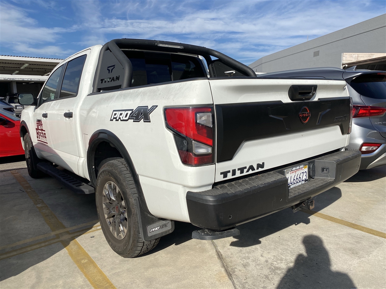 Nissan Titan PRO-4X Crew Cab 4WD 2024