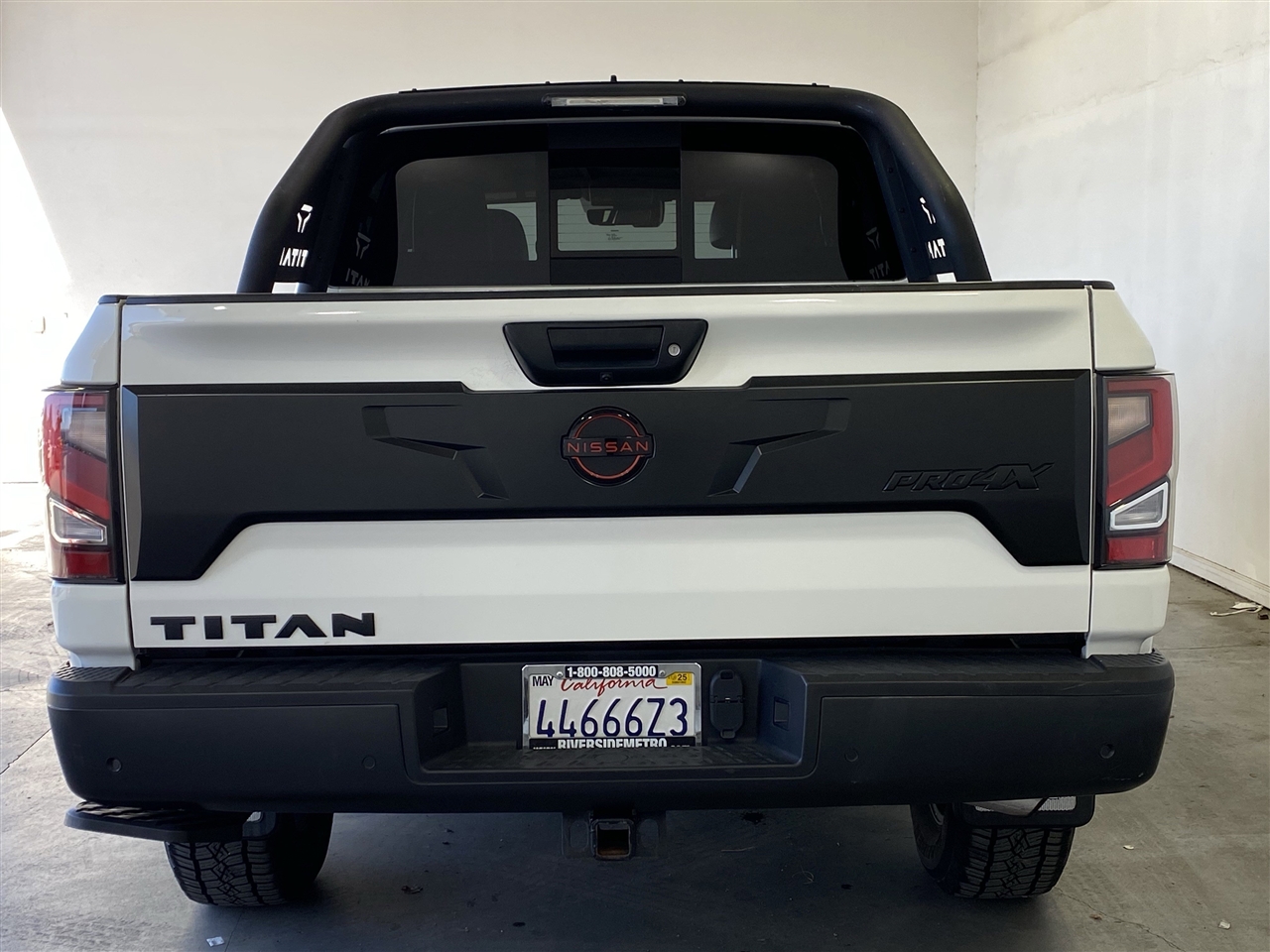 Nissan Titan PRO-4X Crew Cab 4WD 2024