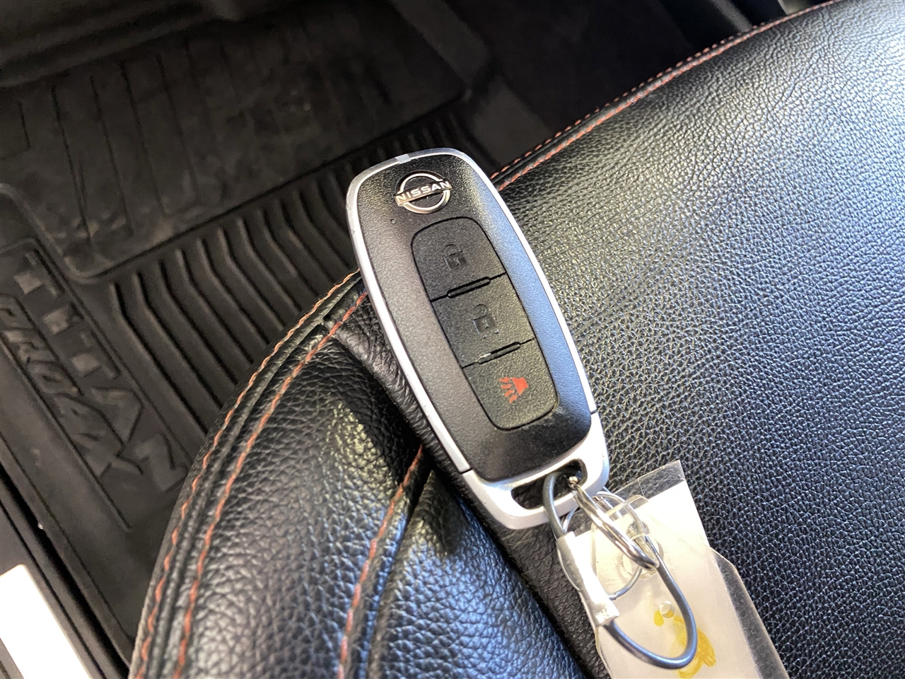 Nissan Titan PRO-4X Crew Cab 4WD 2024