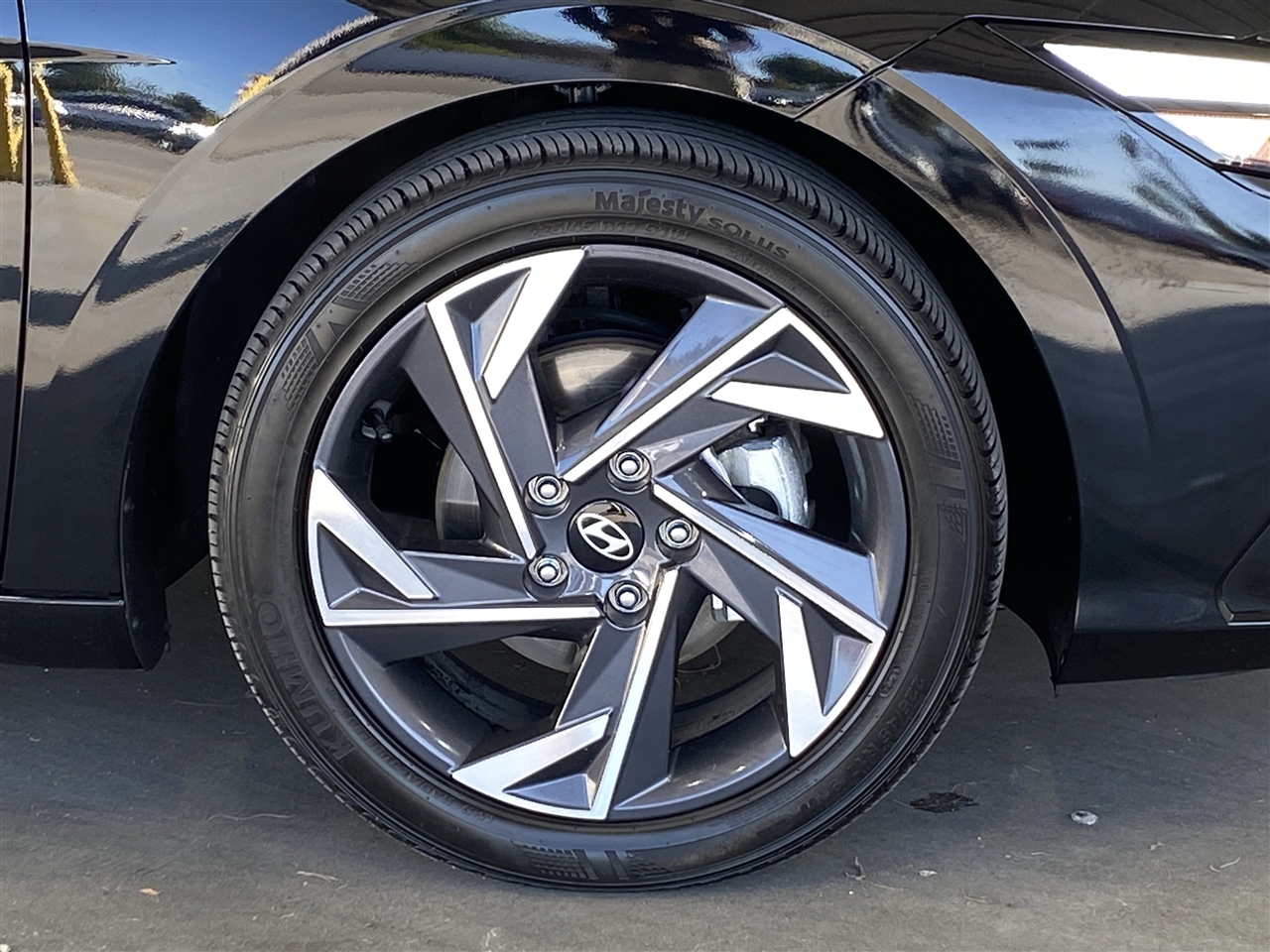 Hyundai Elantra Limited 2024