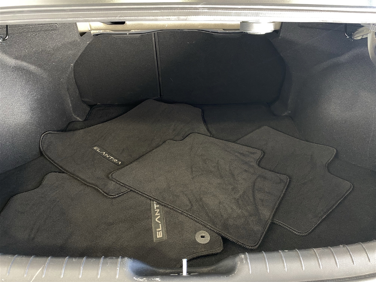 Hyundai Elantra Limited 2024