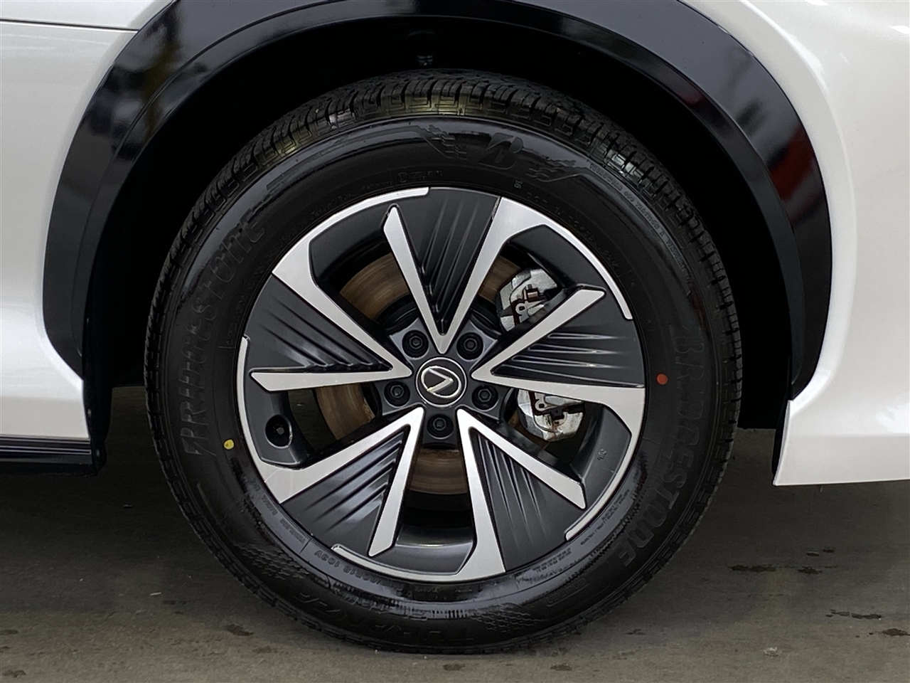 Lexus RZ 300e Premium w/18" Wheels 2024