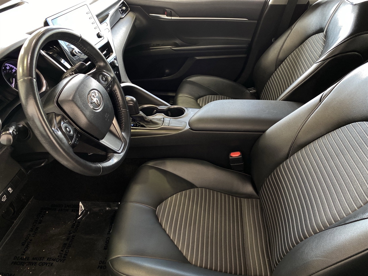 Toyota Camry SE 2022