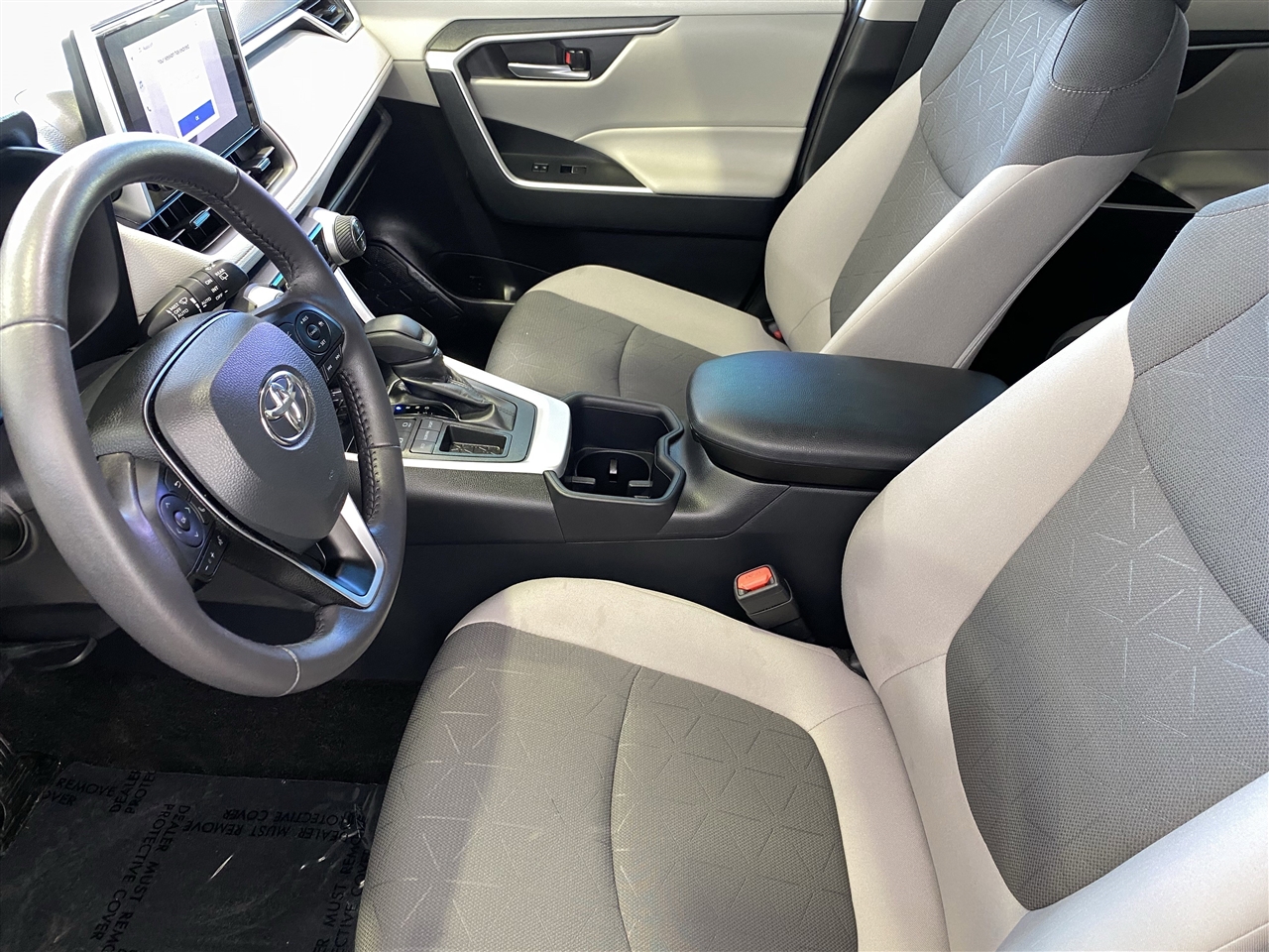 Toyota RAV4 XLE 2025