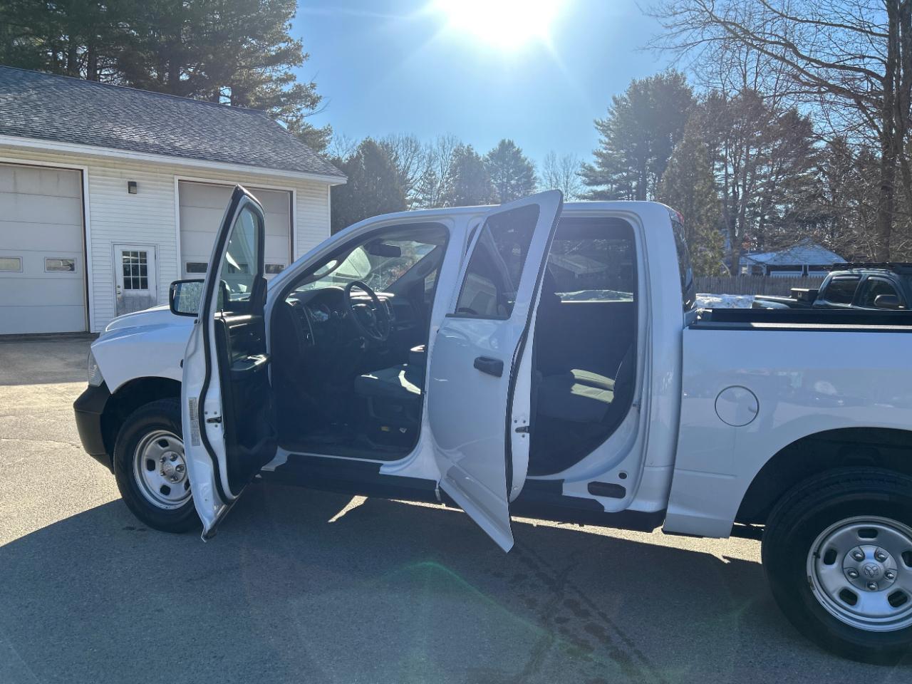 RAM 1500 Classic Tradesman Crew Cab SWB 4WD 2019