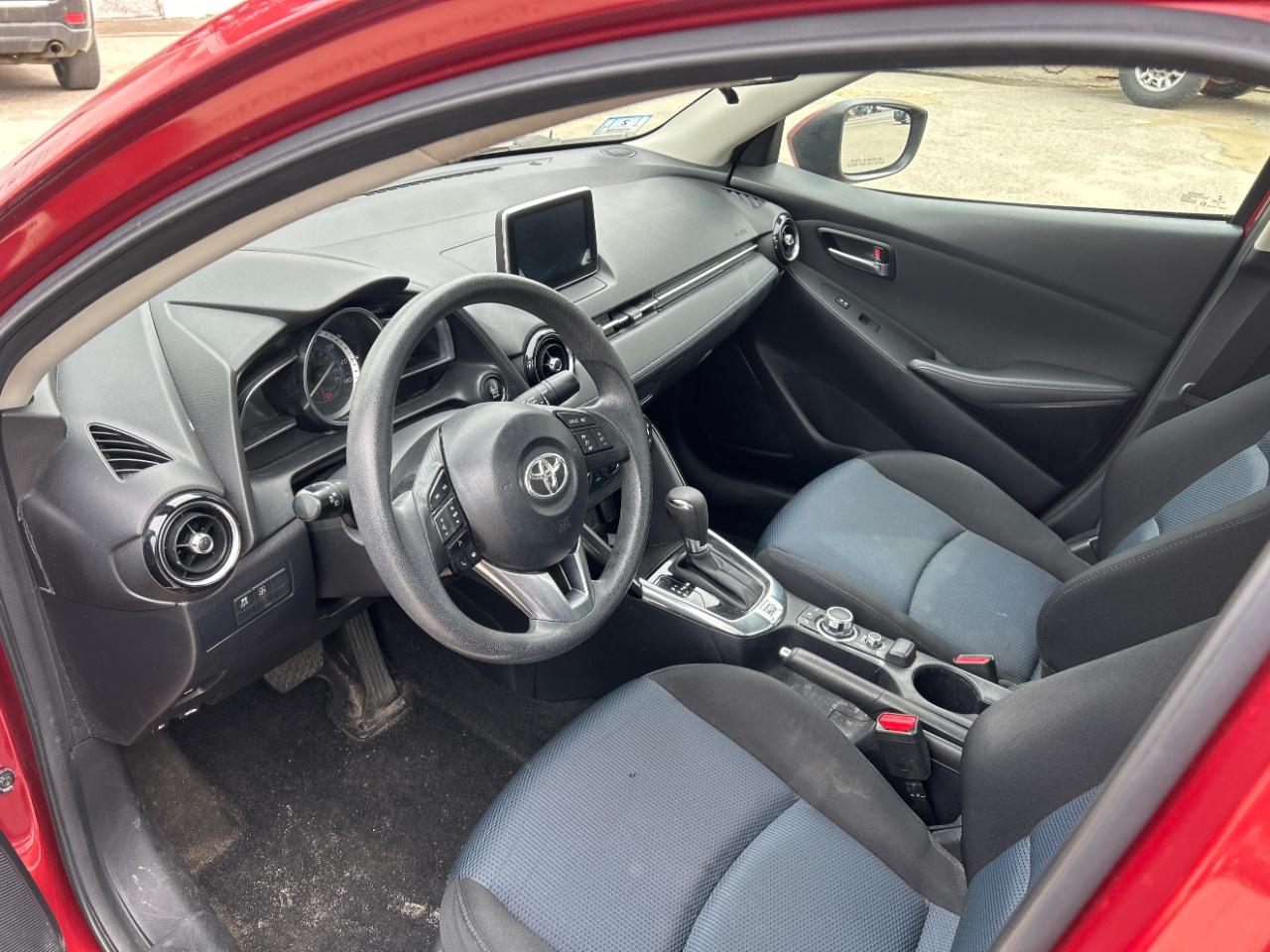 Toyota Yaris iA 6A 2017