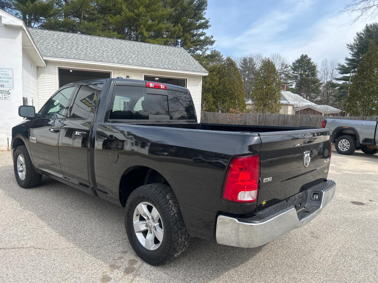 RAM 1500 SLT Quad Cab 4WD 2018