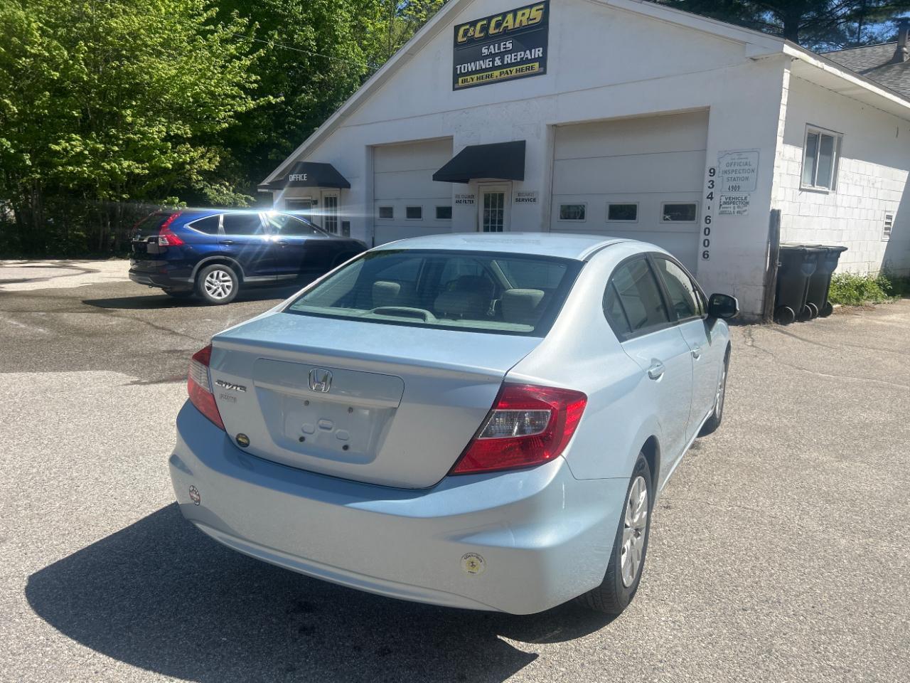 Honda Civic LX Sedan 5-Speed AT 2012