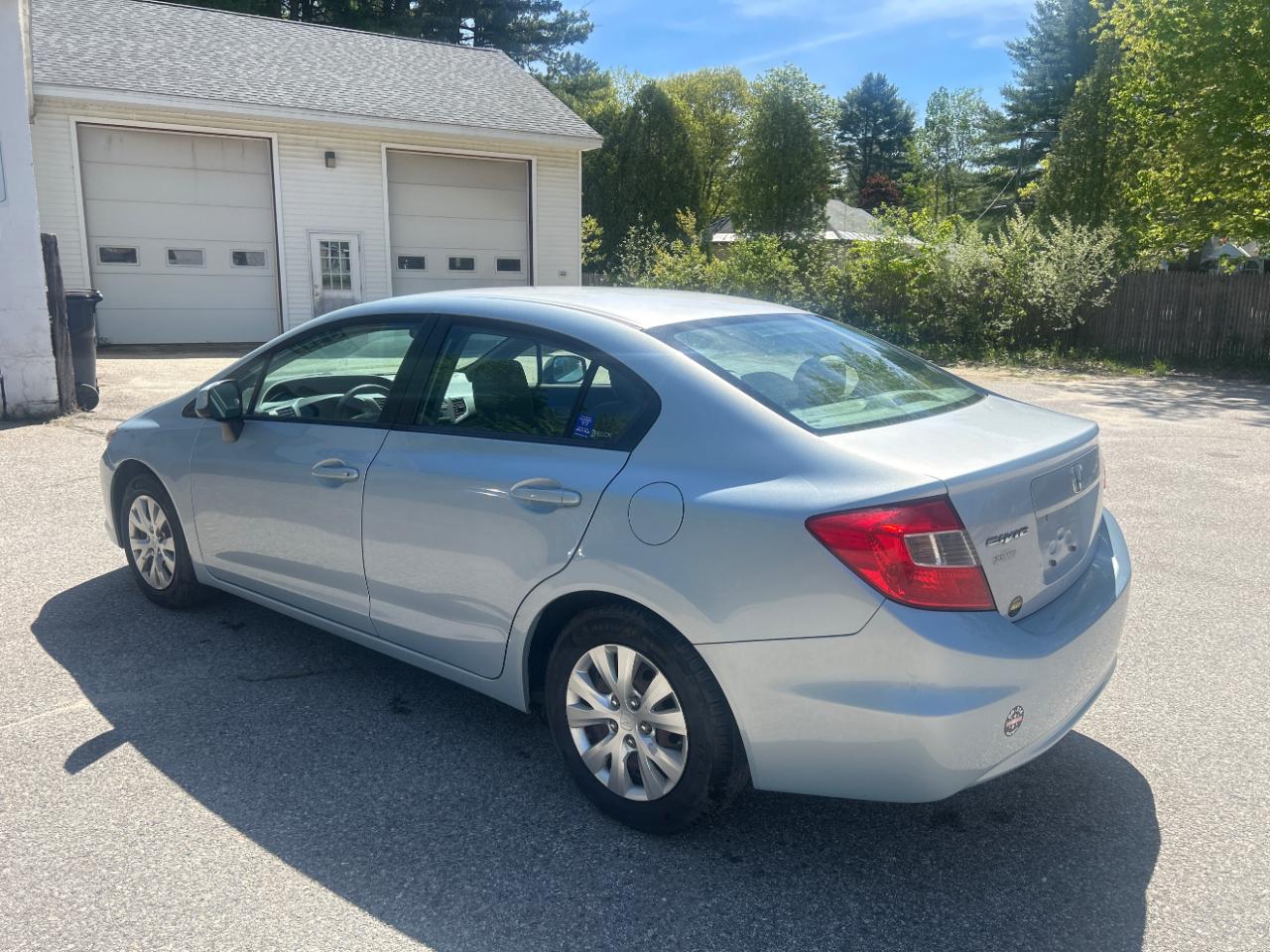 Honda Civic LX Sedan 5-Speed AT 2012