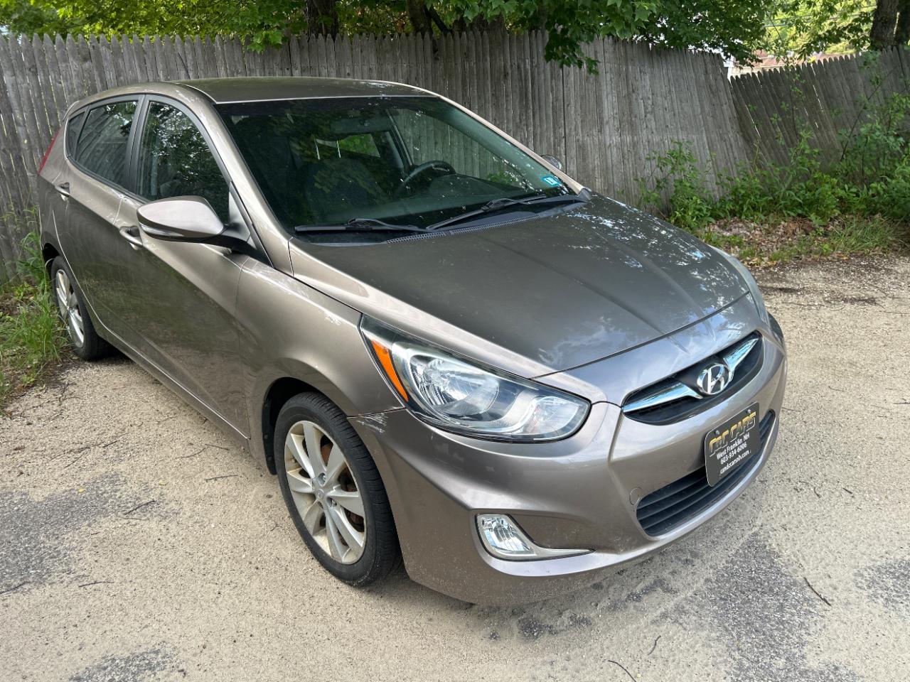 Hyundai Accent SE 5-Door 2013