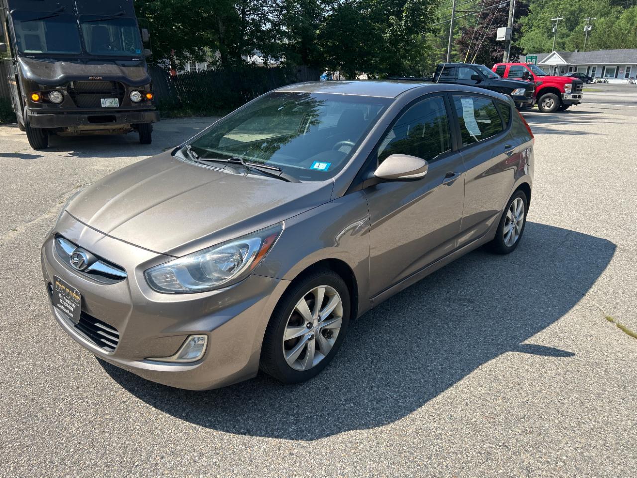 Hyundai Accent SE 5-Door 2013