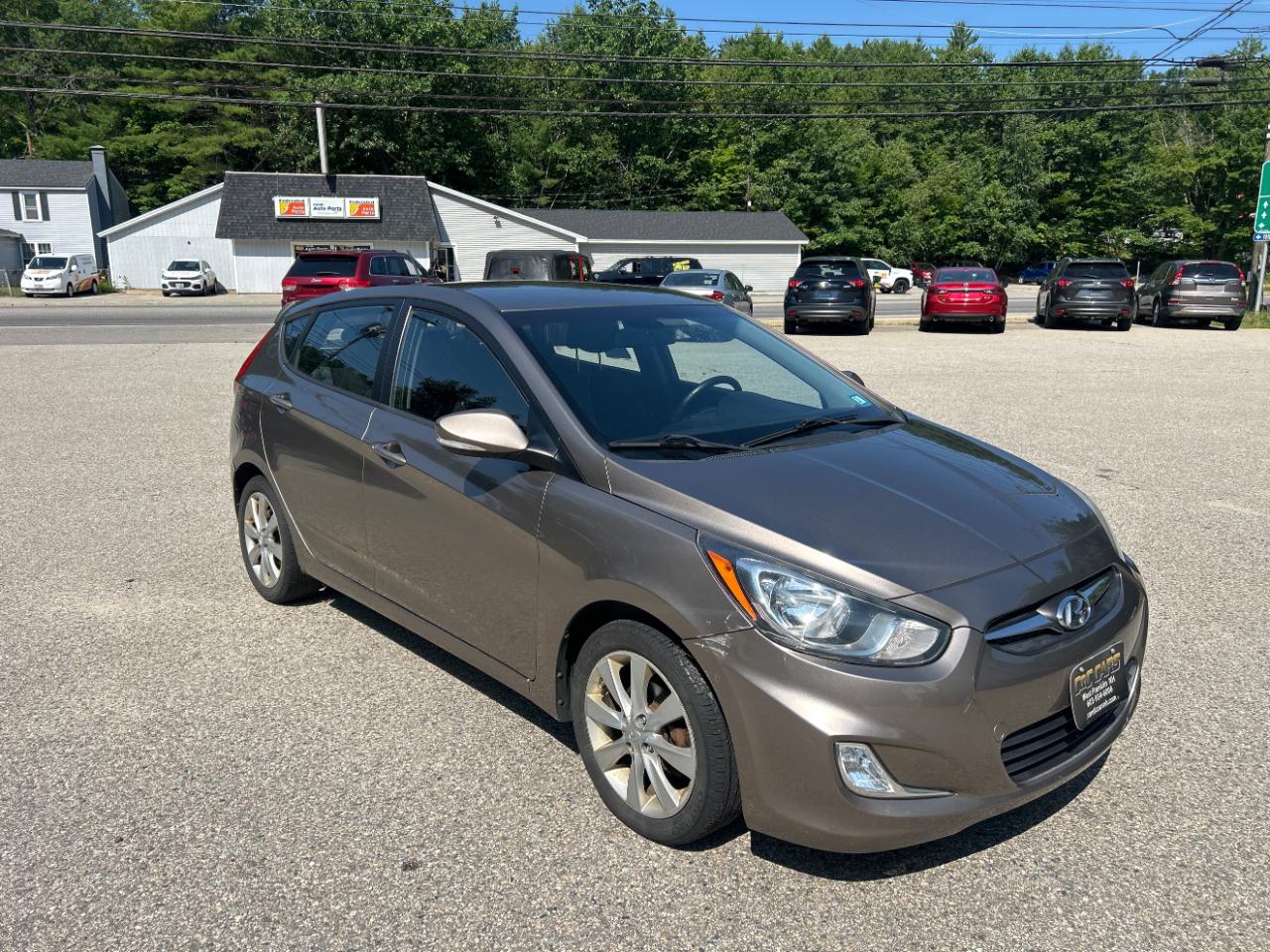 Hyundai Accent SE 5-Door 2013