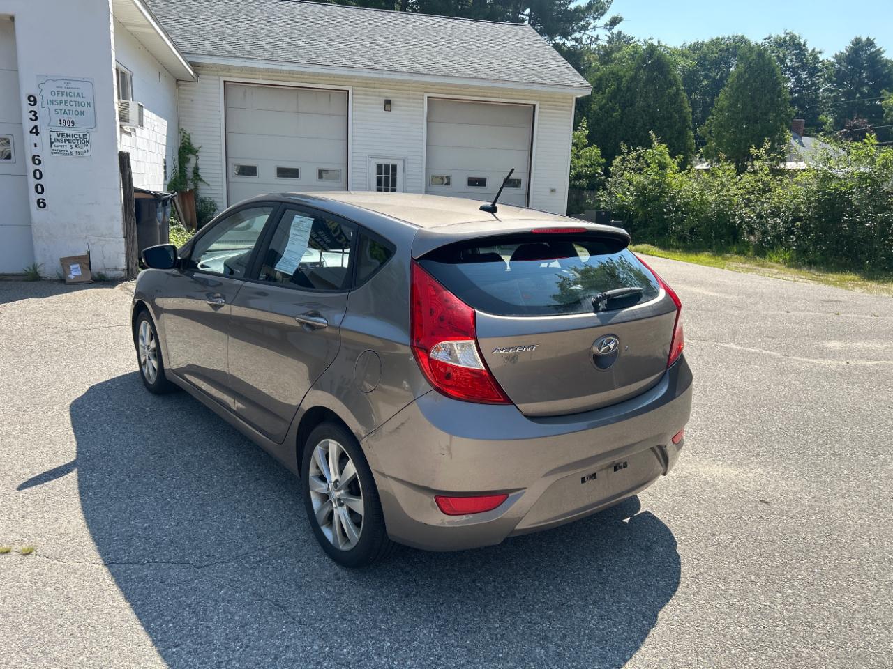 Hyundai Accent SE 5-Door 2013