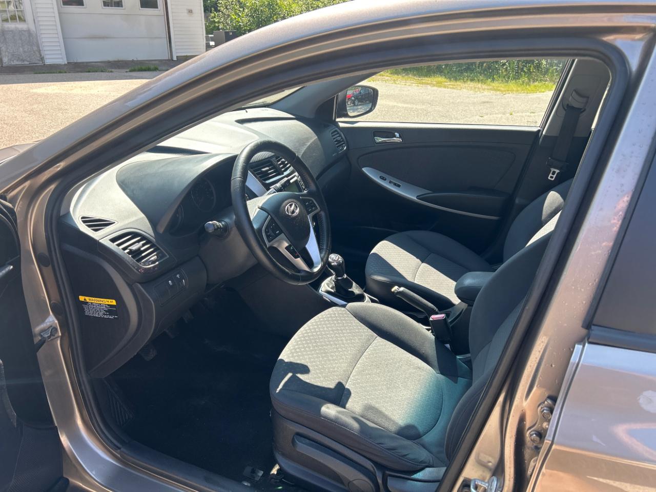 Hyundai Accent SE 5-Door 2013