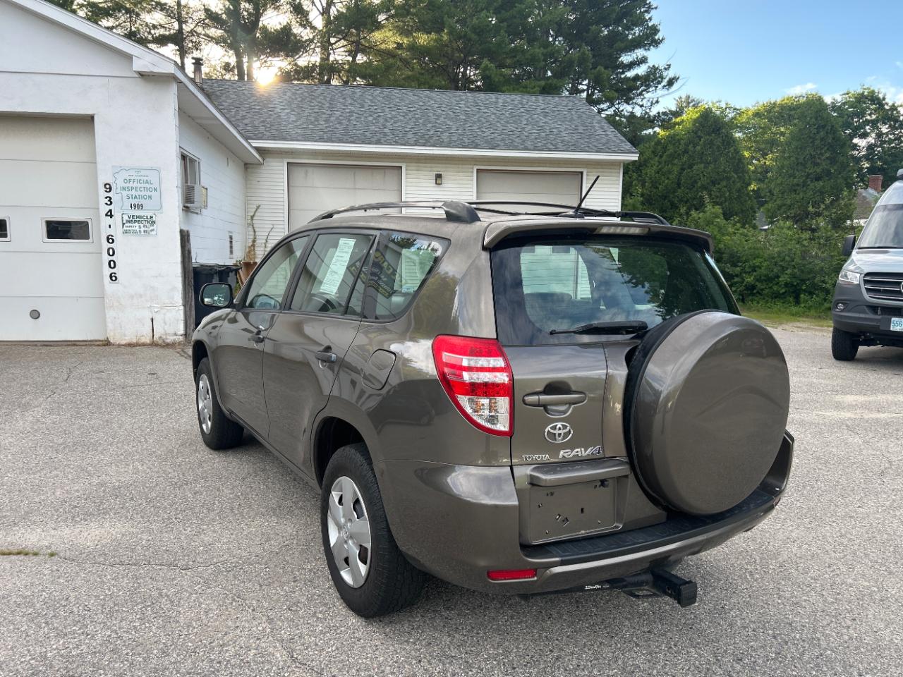 Toyota RAV4 Base I4 4WD 2009