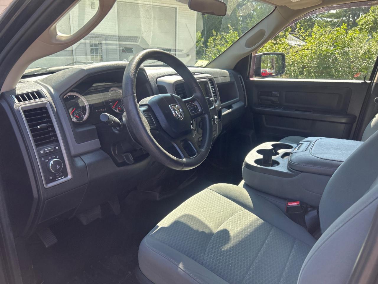RAM 1500 Tradesman Quad Cab 4WD 2018