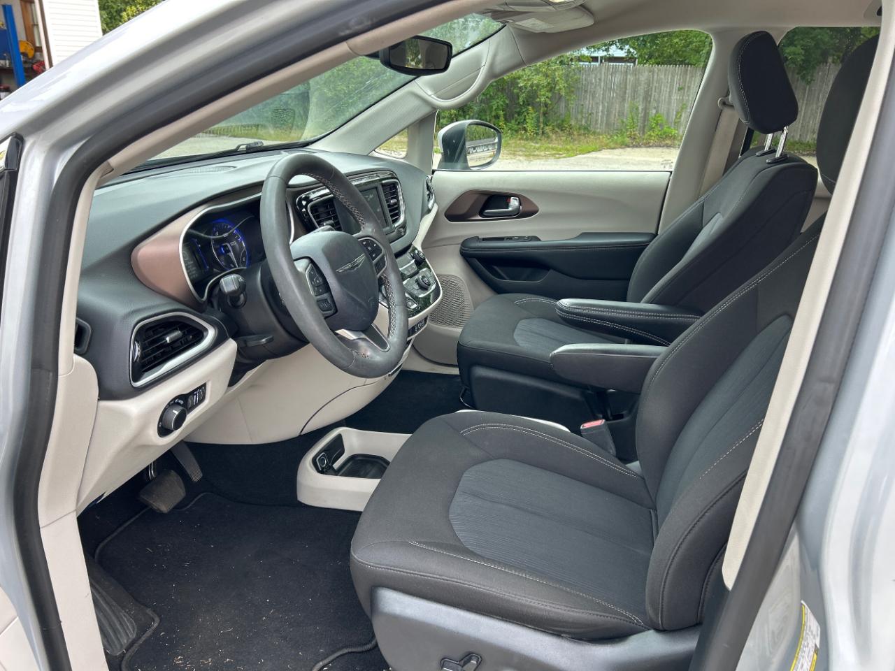 Chrysler Voyager LX 2023