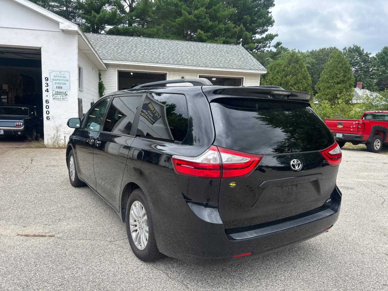 Toyota Sienna XLE FWD 8-Passenger V6 2015