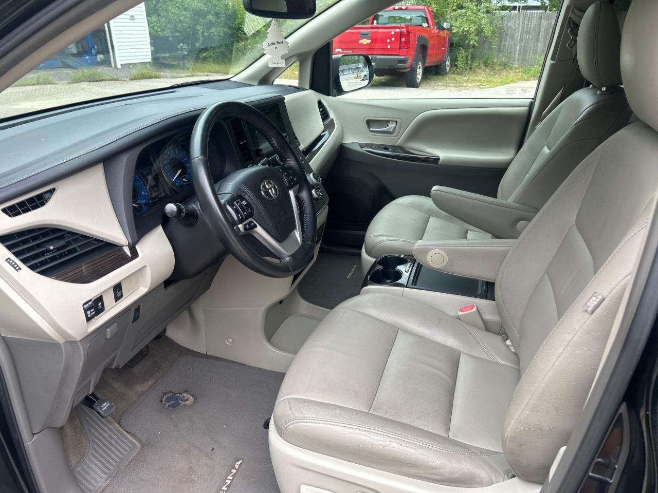 Toyota Sienna XLE FWD 8-Passenger V6 2015