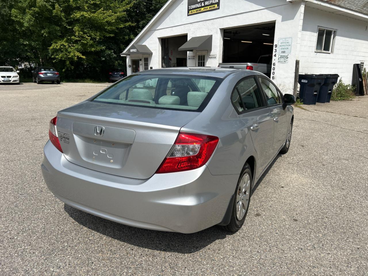 Honda Civic LX Sedan 5-Speed AT 2012