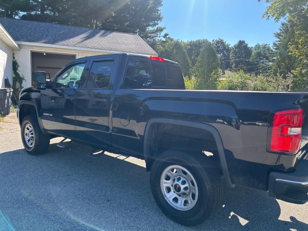GMC Sierra 2500HD Base Double Cab Long Box 4WD 2017