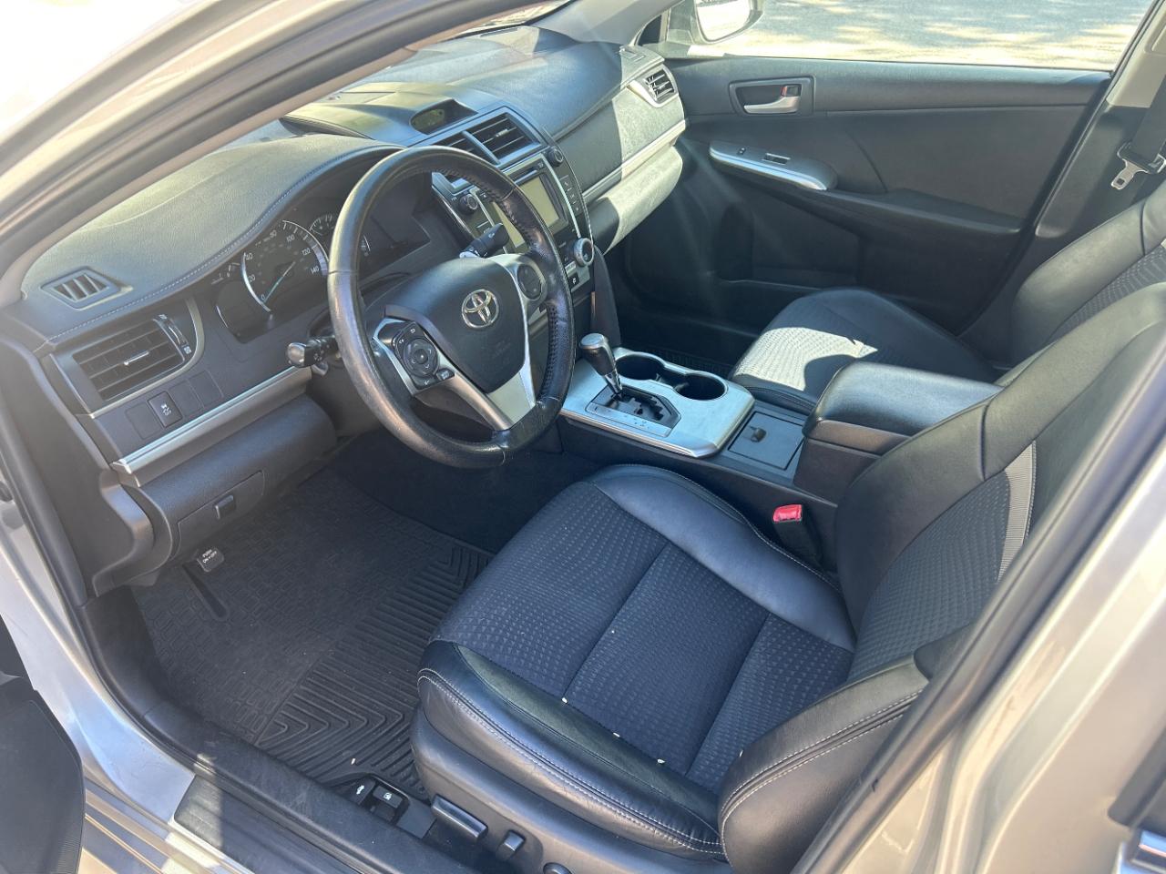 Toyota Camry SE 2012