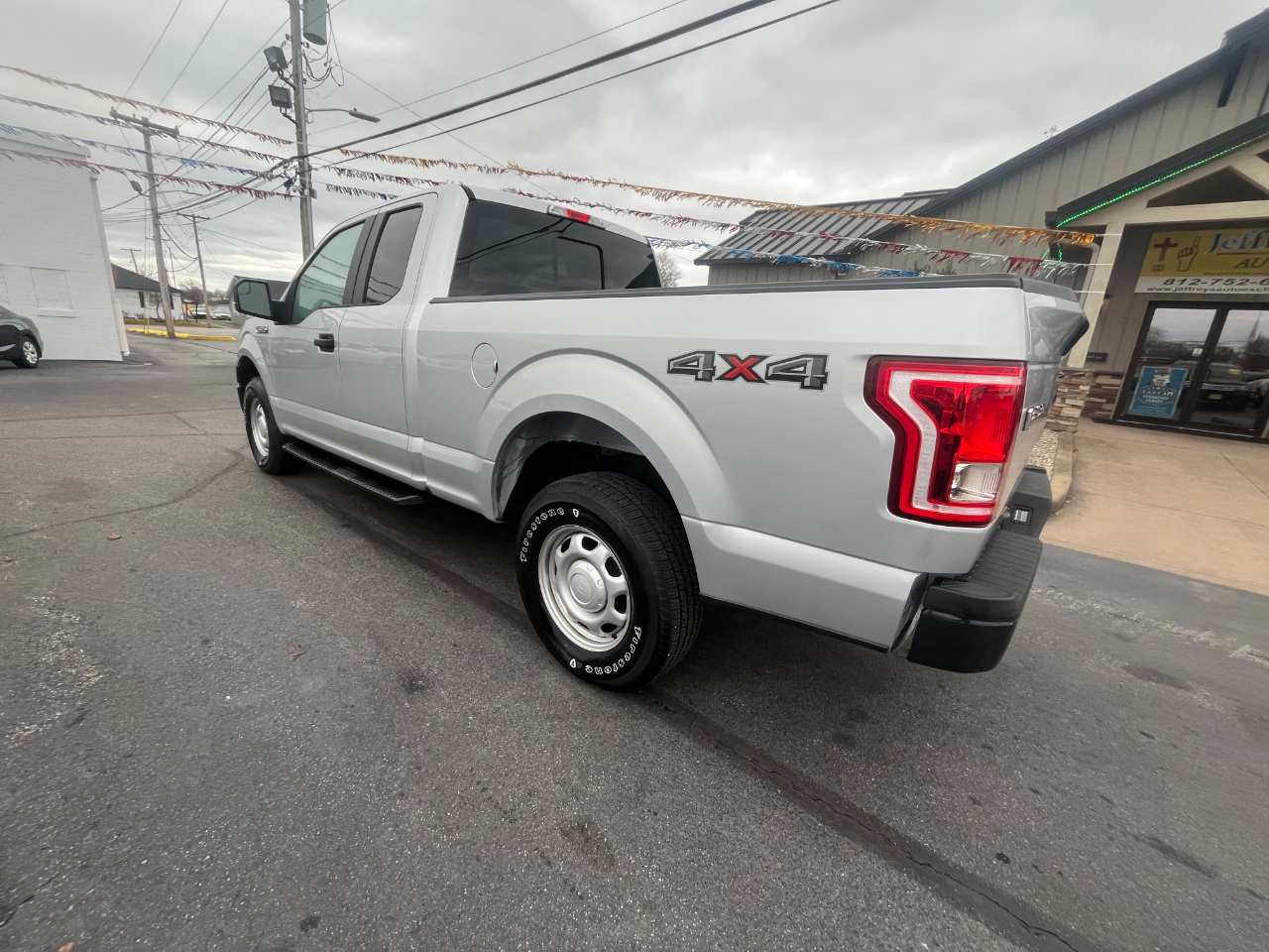 2015 Ford F-150 XLT photo 4