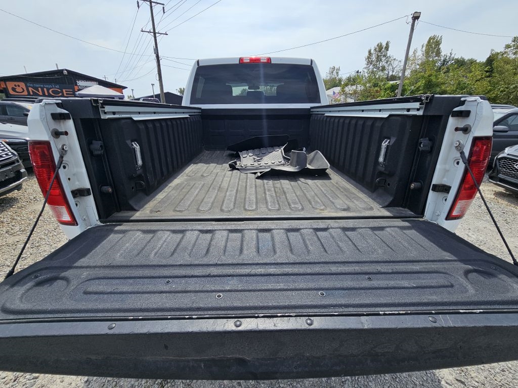 RAM 2500 Tradesman Crew Cab SWB 4WD 2016