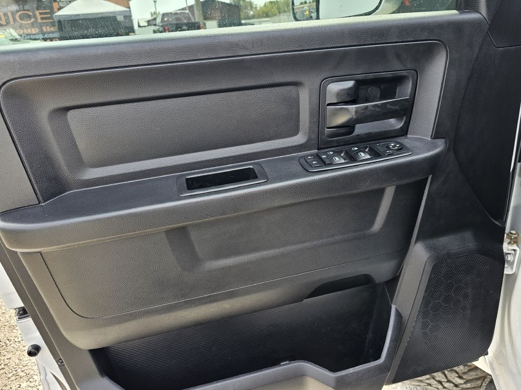 RAM 2500 Tradesman Crew Cab SWB 4WD 2016