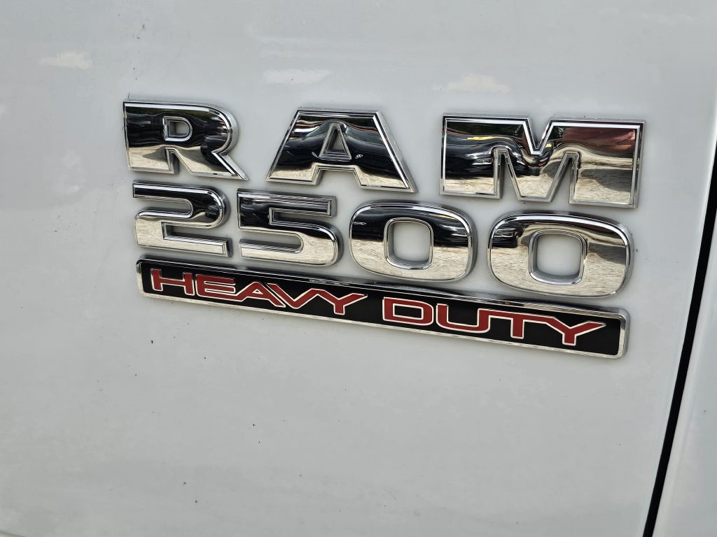 RAM 2500 Tradesman Crew Cab SWB 4WD 2016