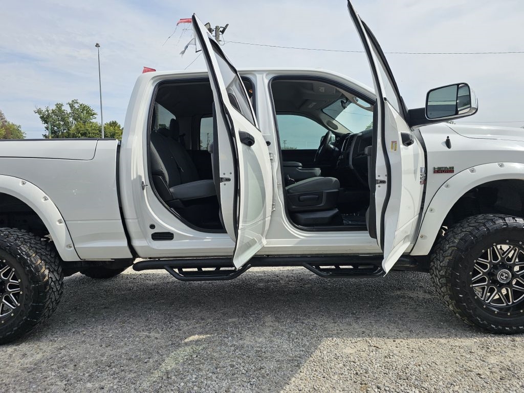 RAM 2500 Tradesman Crew Cab SWB 4WD 2016