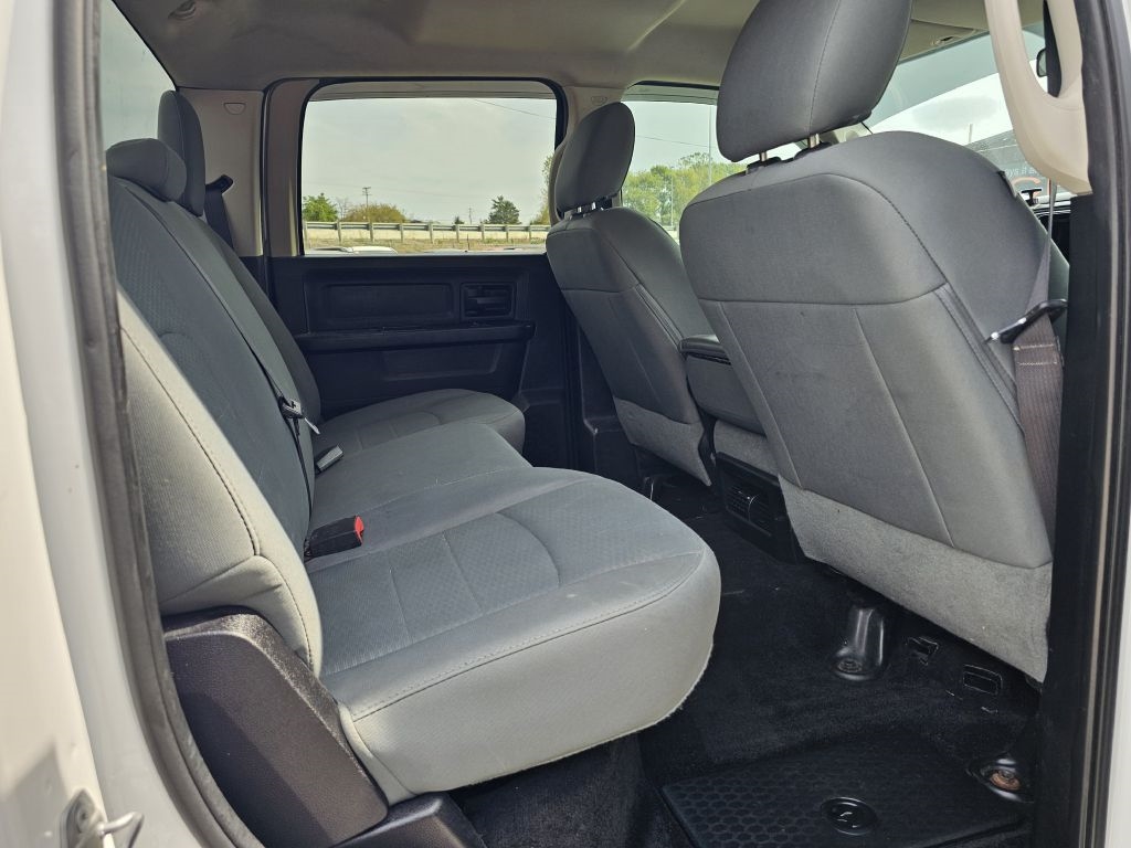 RAM 2500 Tradesman Crew Cab SWB 4WD 2016