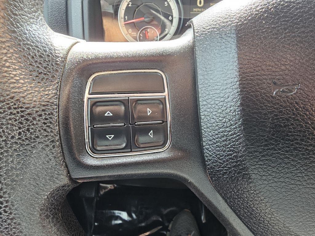 RAM 2500 Tradesman Crew Cab SWB 4WD 2016